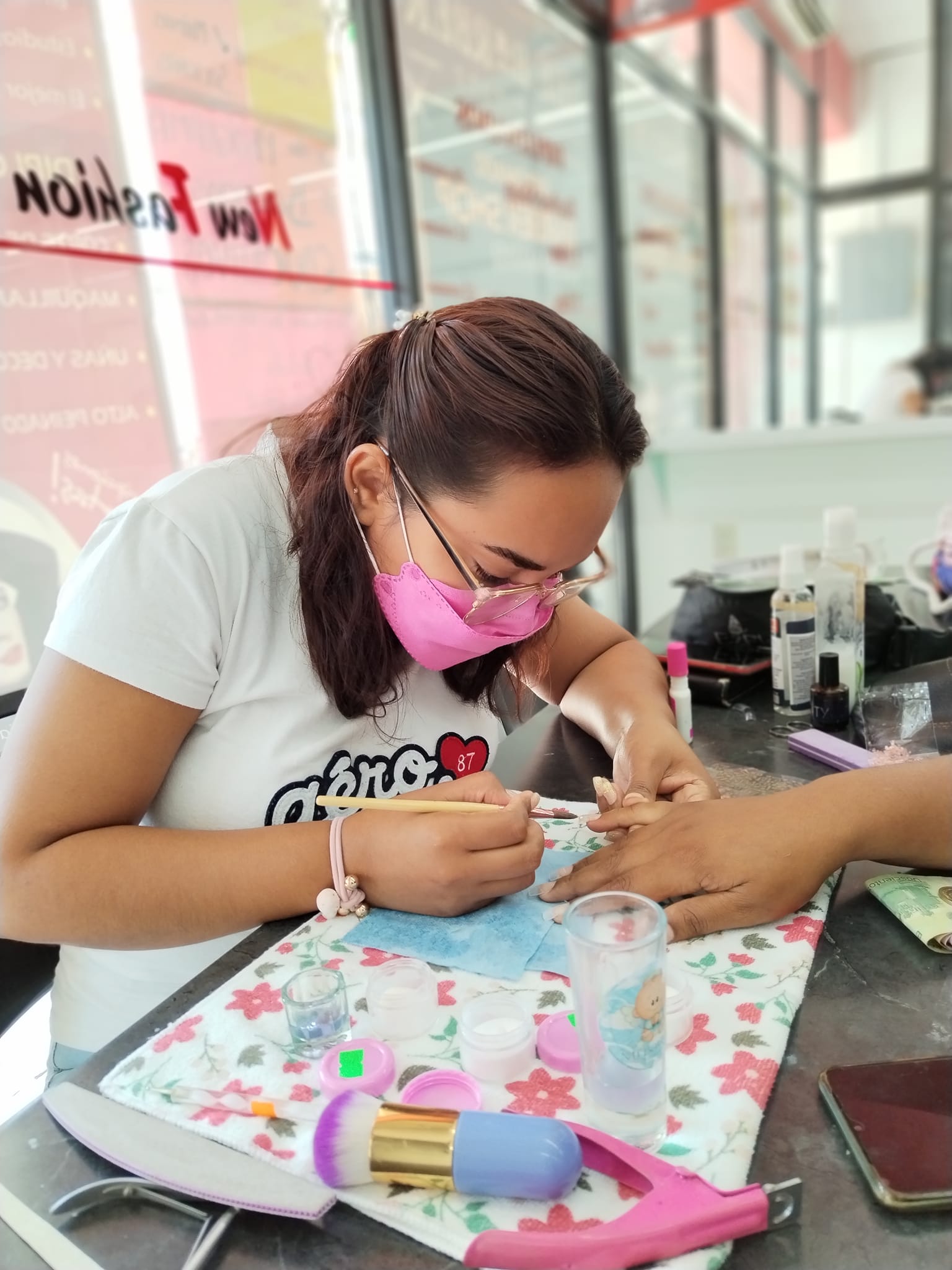 Diplomado de Uñas y Decorados